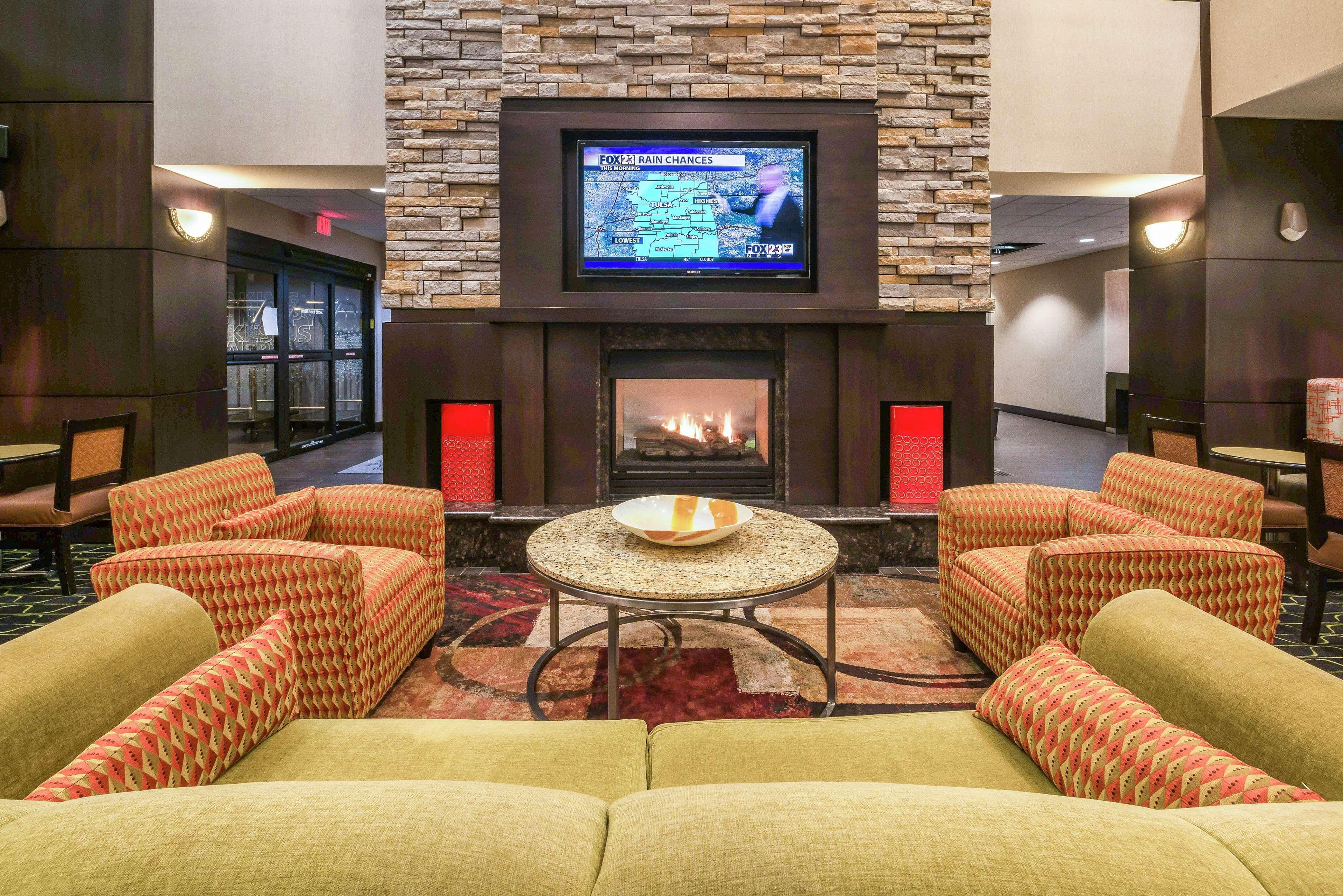 Hampton Inn And Suites Tulsa/Catoosa Exterior photo