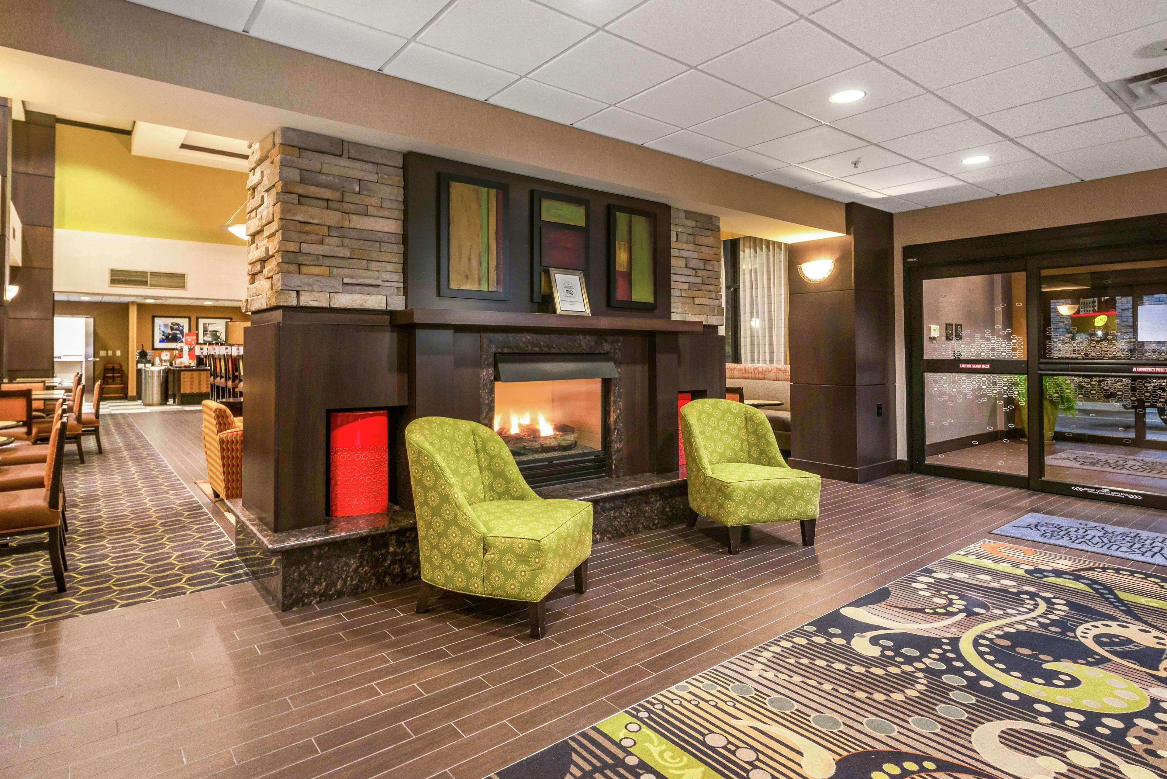 Hampton Inn And Suites Tulsa/Catoosa Exterior photo