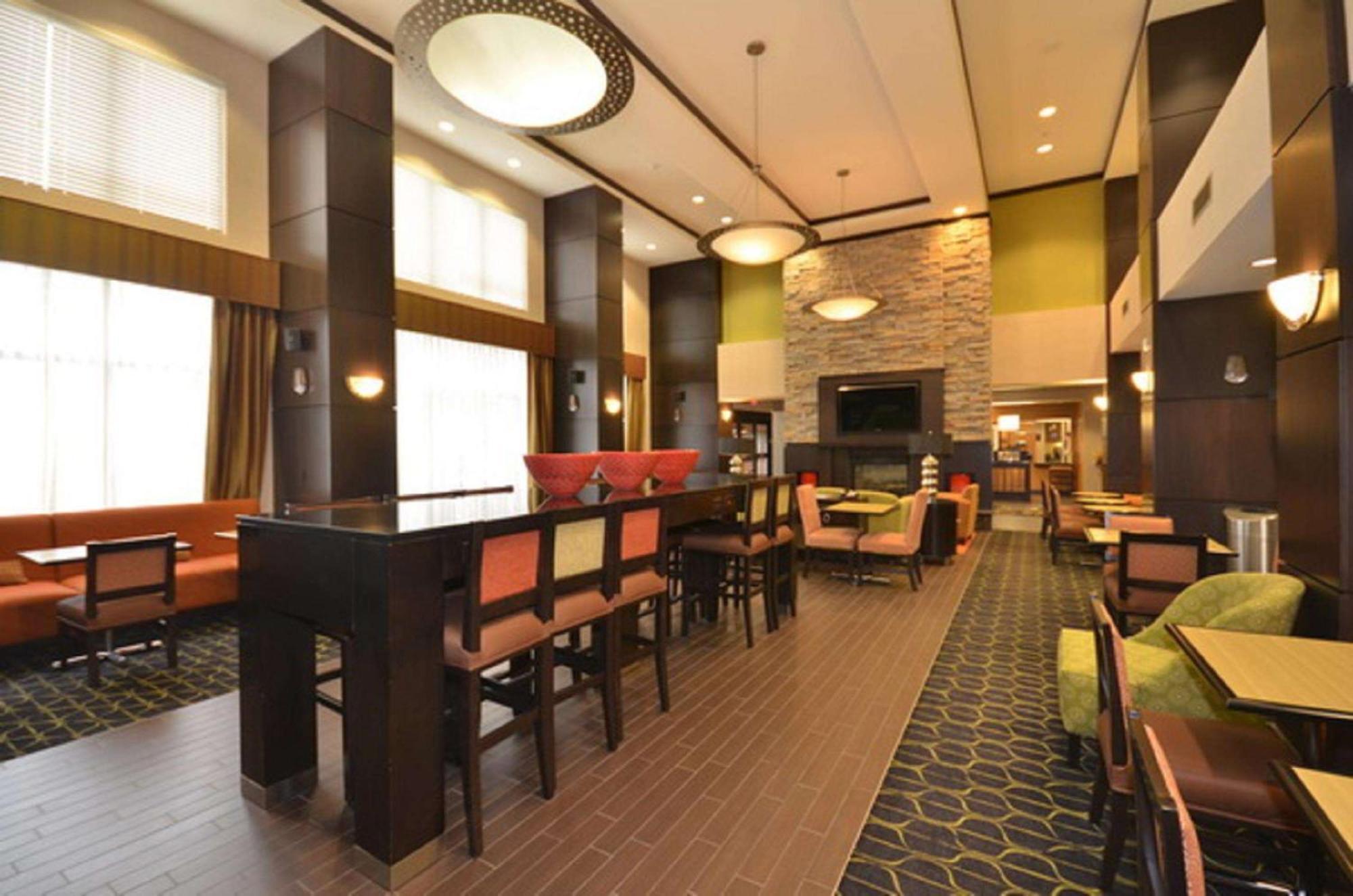Hampton Inn And Suites Tulsa/Catoosa Exterior photo